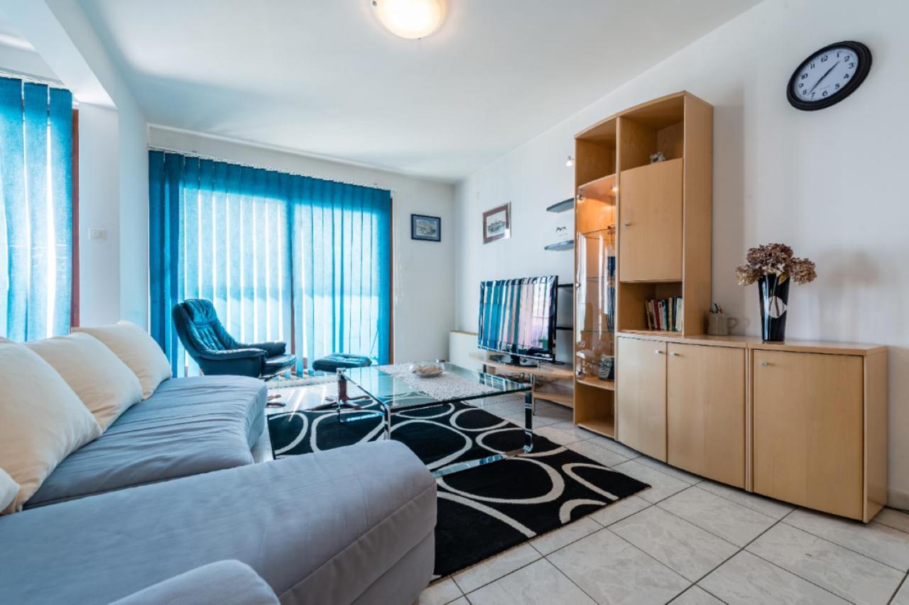 Leilighet Sea View Reno W/garage *