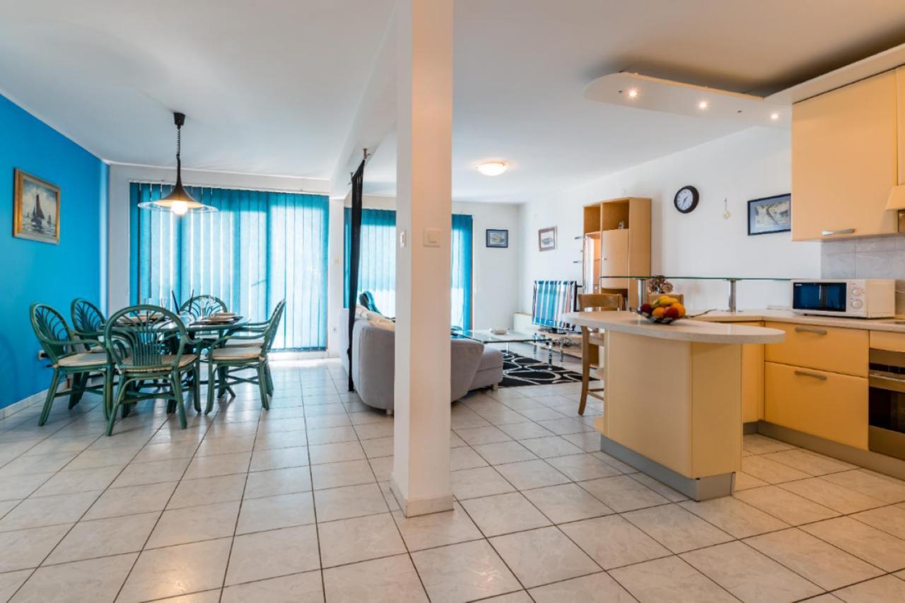 Leilighet Sea View Reno W/garage *